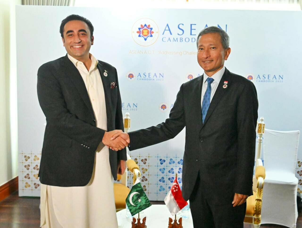 pakistan-singapore-agree-to-enhance-bilateral-ties