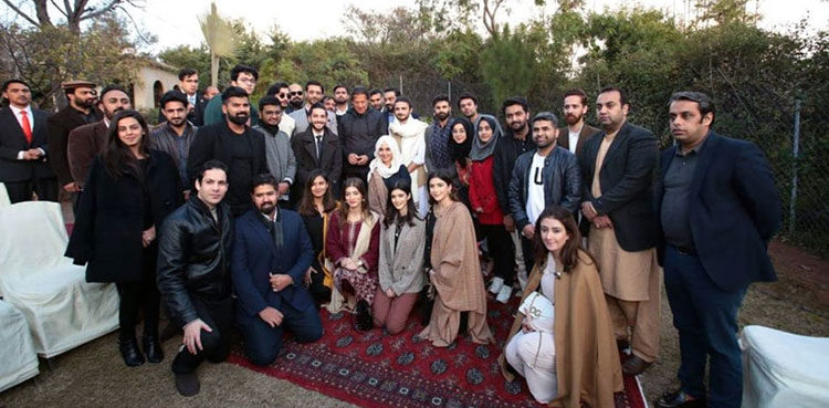 pm-imran-khan-holds-one-on-one-interaction-with-digital-media-influencers