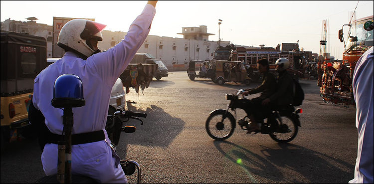 igp-sindh-warns-karachiites-against-violating-wrong-way-one-way-rules