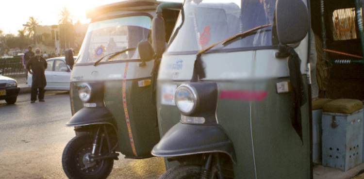 police-arrest-woman-accomplice-supplying-ice-drug-through-rickshaw