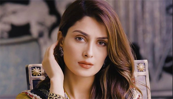 ayeza-khan-slams-trolls-over-criticism