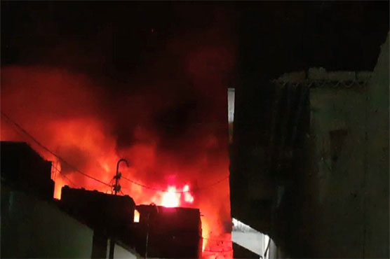 blaze-gutted-godown-in-karachi