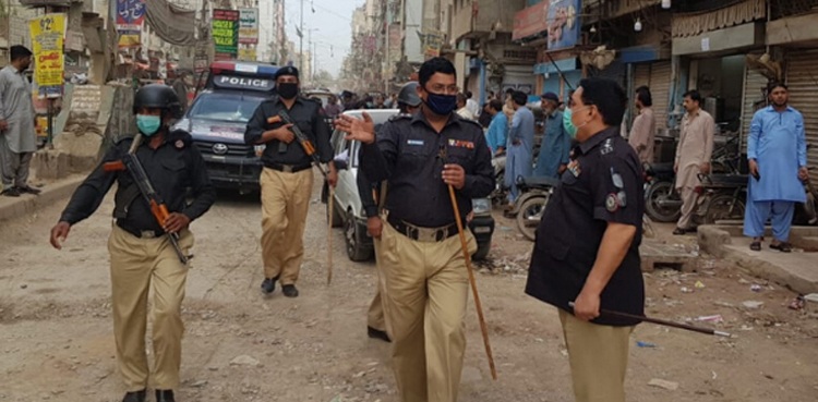 police-officials-order-strict-implementation-of-lockdown-in-karachi