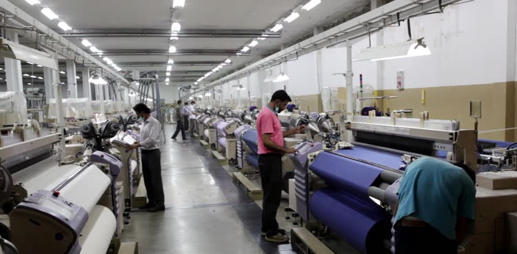 karachi-factory-sacks-700-employees-during-lockdown