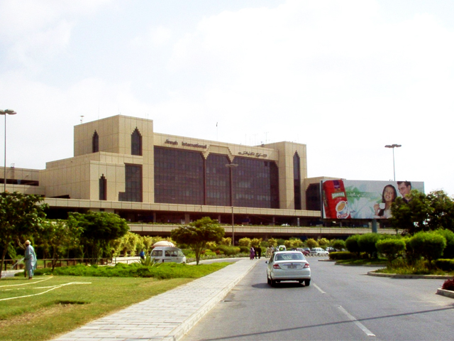 test-all-incoming-international-passengers