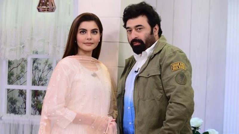 nida-yasir-returns-to-hosting