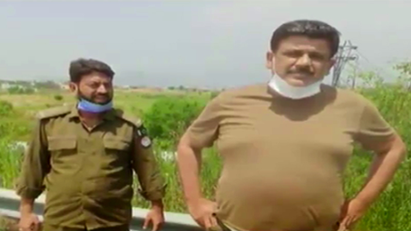 policemen-turn-robbers