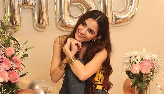 maya-ali-rings-in-her-31st-birthday