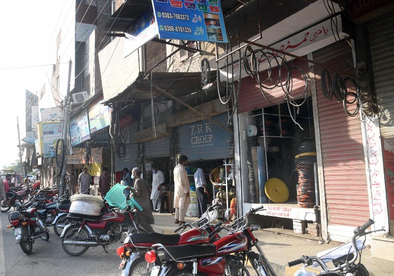 shopkeepers-arrested-for-opening-shops