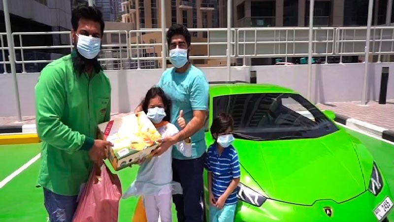 delivers-mangoes-in-a-lamborghini