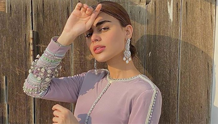 sadaf-kanwal-showers-love