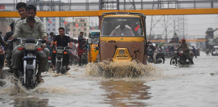 karachi-submerges-and-rainfall