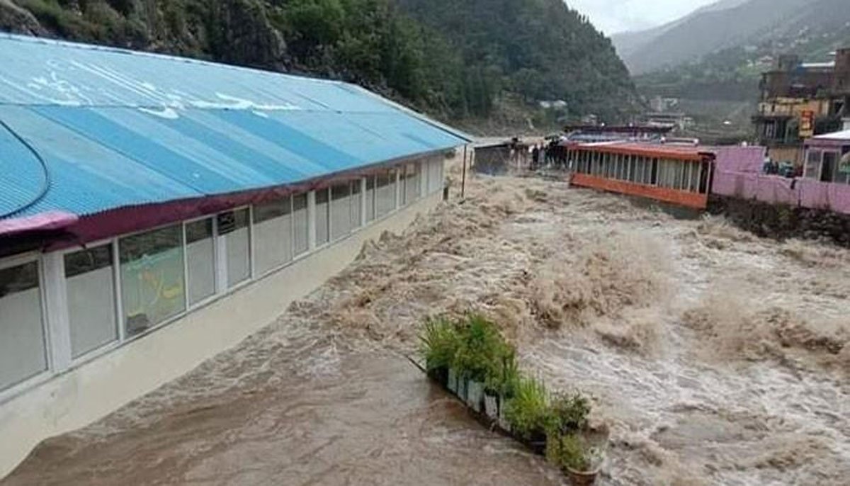 swat-floods-leaves-five-people-dead