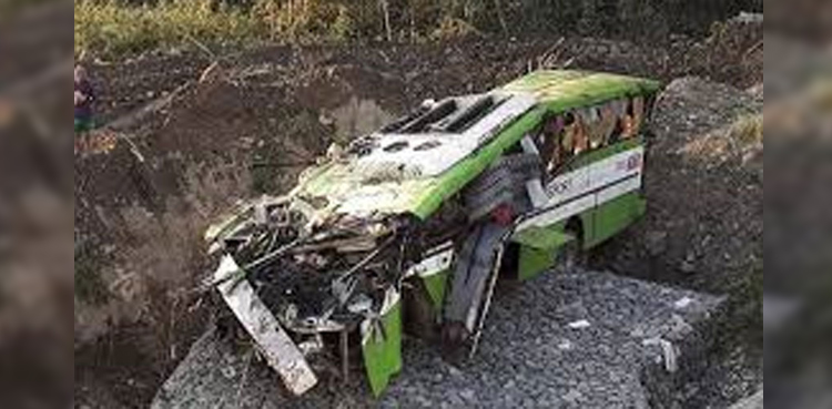 passenger-bus-plunges