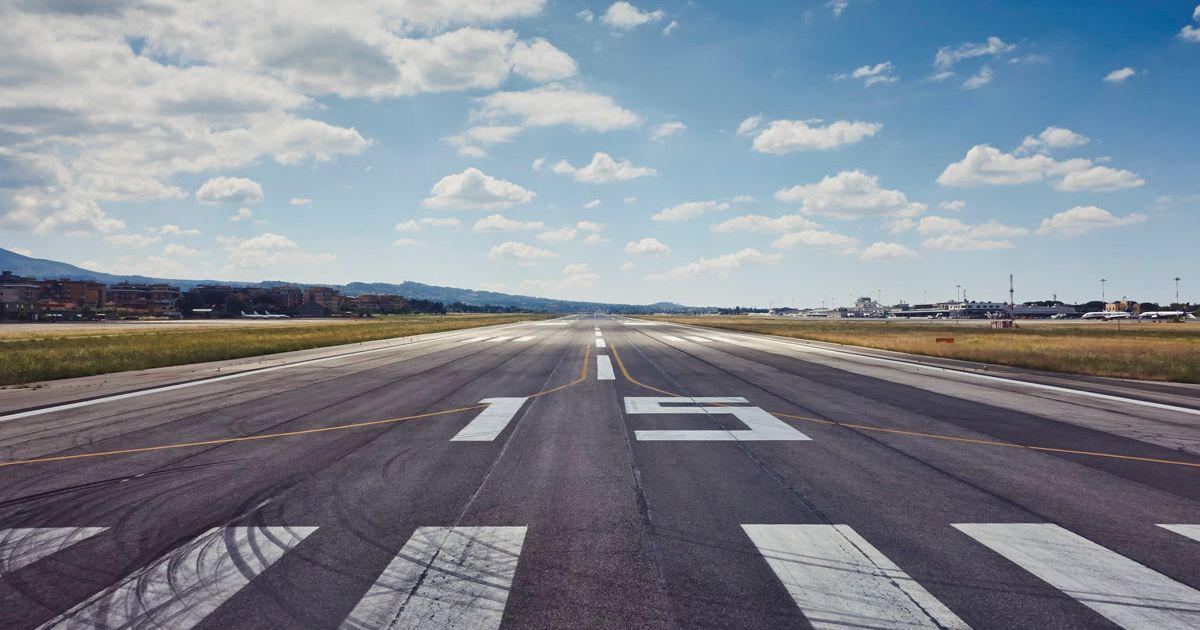 main-runway-of-lahore-airport-closed-for-a-year