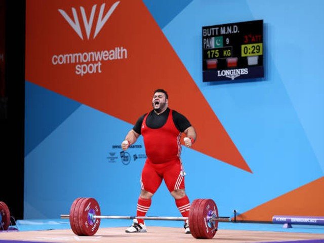 commonwealth-games-weightlifter-nooh-dastagir-butt-wins-first-gold-medal-for-pakistan