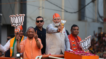 he-once-sold-tea-now-india-s-modi-seeks-his-own-tryst-with-destiny