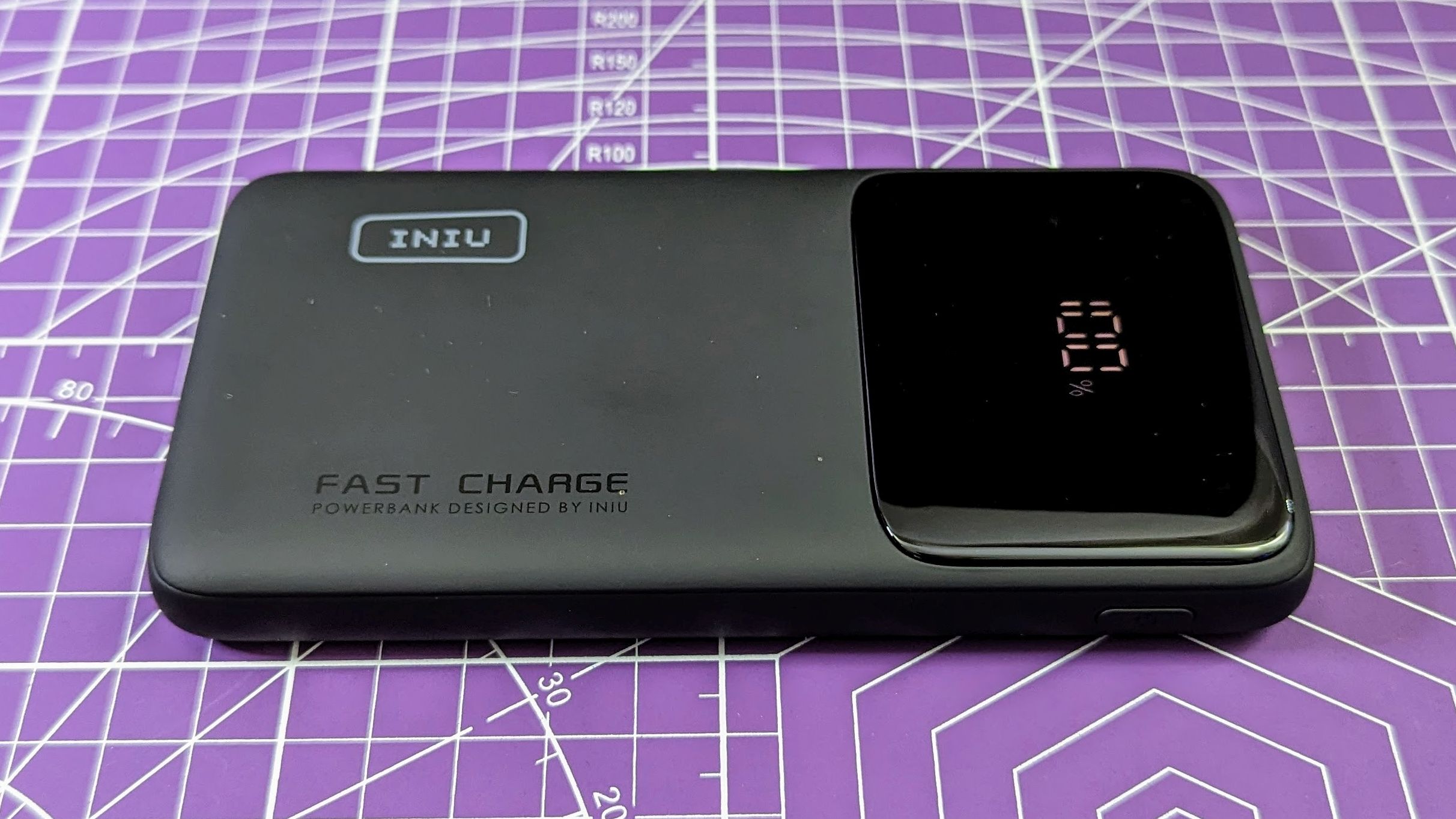 iniu-s-10-000mah-mini-power-bank-now-available-at-nearly-50-off
