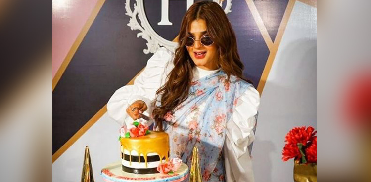 in-pictures-hira-mani-celebrates-30th-birthday-in-style