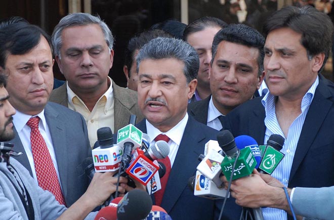 islamabad-mayor-challenges-his-suspension