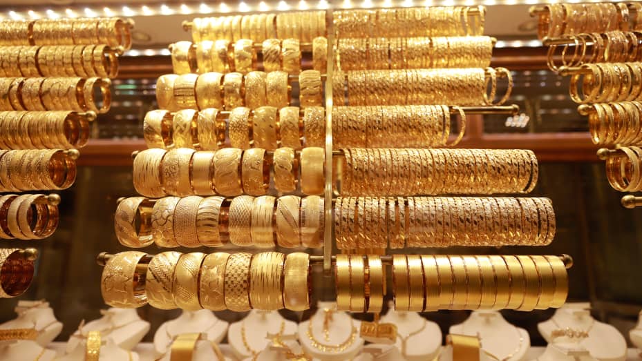 gold-price-increases-by-rs1286-per-tola-in-pakistan