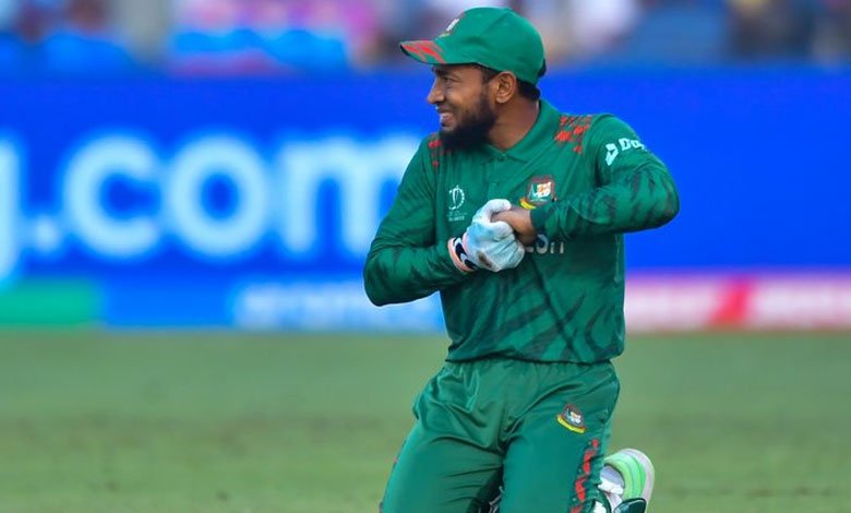 mushfiqur-ruled-out-of-test-series-against-sri-lanka-with-fractured-thumb