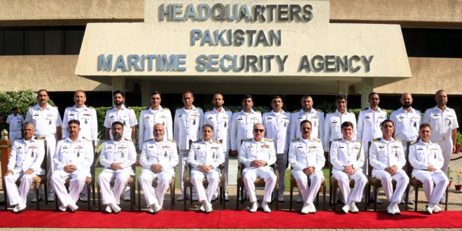 naval-chief-visits-headquarters-of-pmsa-in-karachi