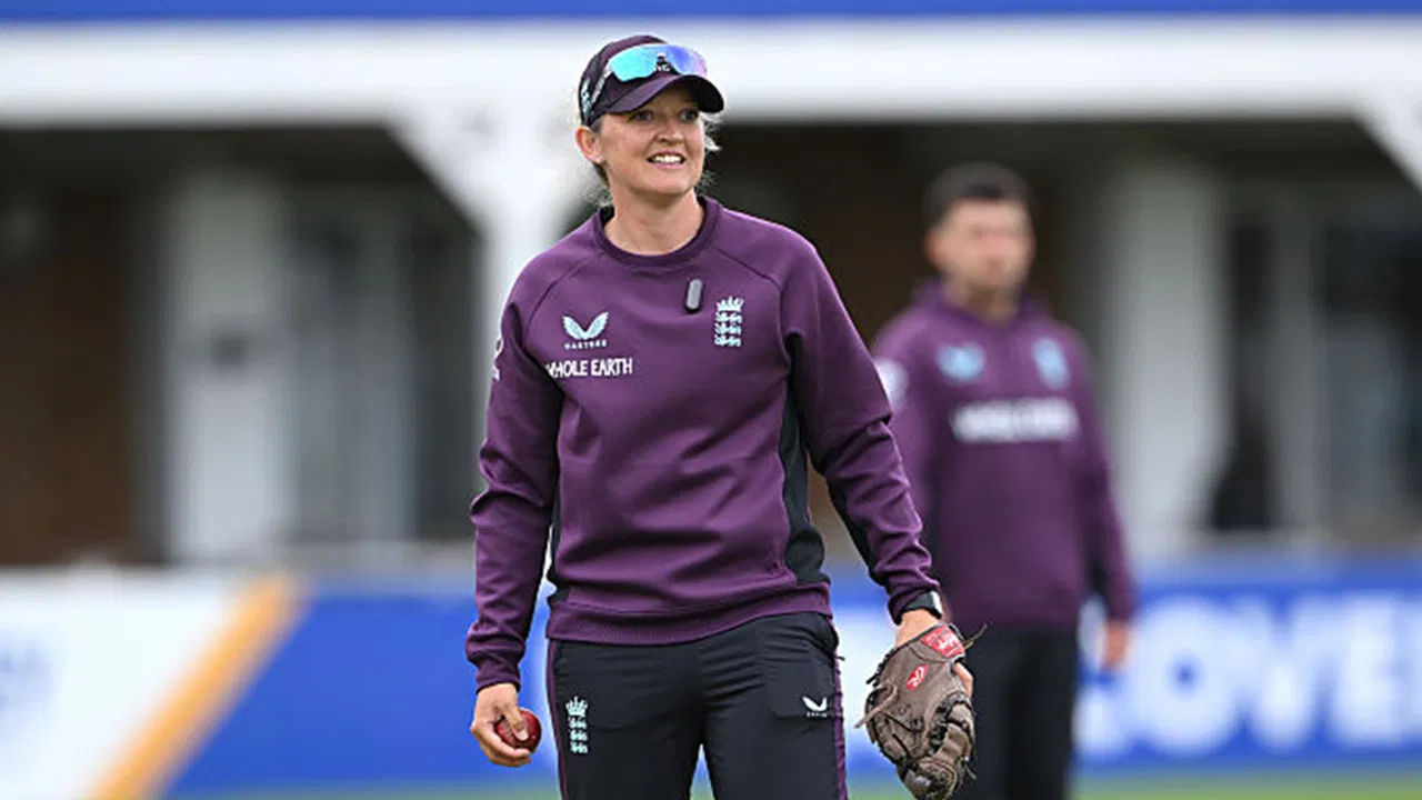 Sarah Taylor makes history with coaching role in England men’s team