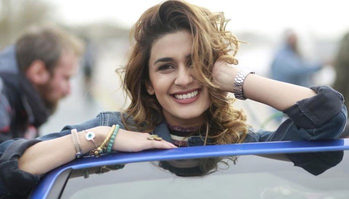 i-will-be-back-soon-kubra-khan-talks-about-deactivating-her-instagram-account