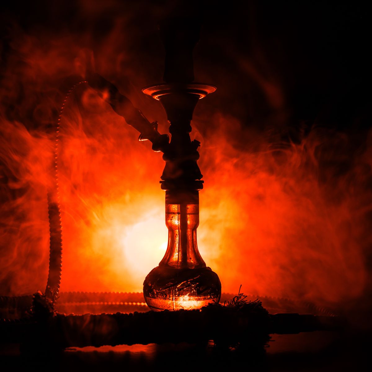 federal-govt-bans-sheesha-smoking-across-pakistan