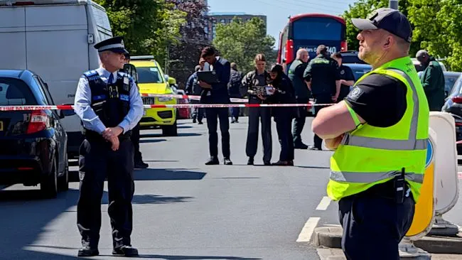 government-terror-adviser-calls-antisemitism-a-national-security-emergency-after-golders-green-attack