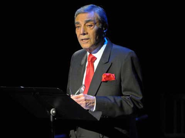 legendary-artist-and-showman-zia-mohyeddin-passes-away-at-92