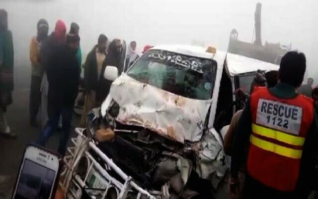 one-killed-two-injured-as-dense-fog-causes-road-accident-in-sadiqabad