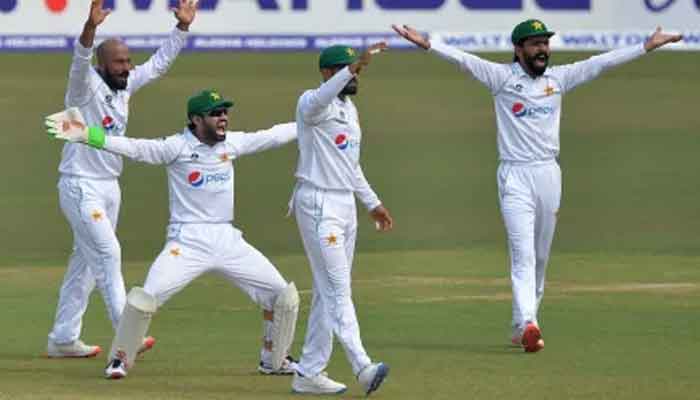 pak-vs-ban-after-early-hiccups-bangladesh-manage-330-run-total-against-pakistan