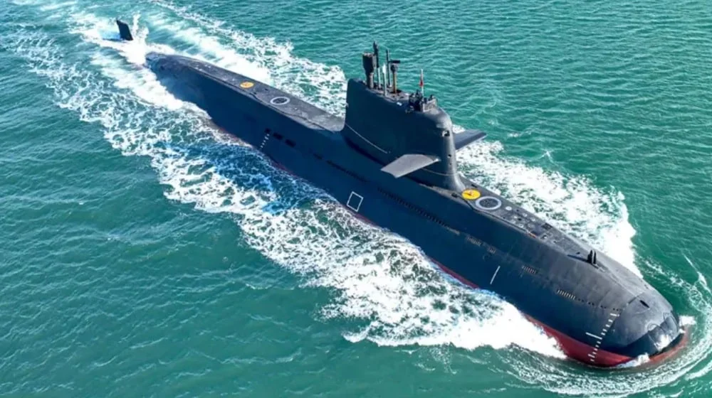 pakistan-navy-commissions-first-hangorclass-submarine-in-china
