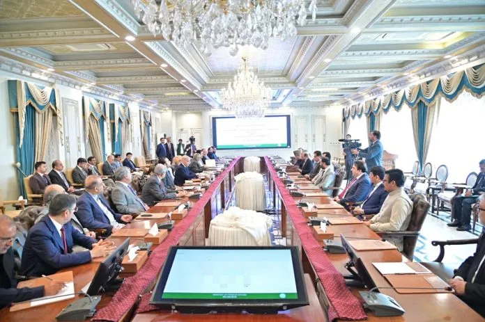 pm-chairs-key-meeting-to-ensure-economic-stability-amid-rising-regional-tensions