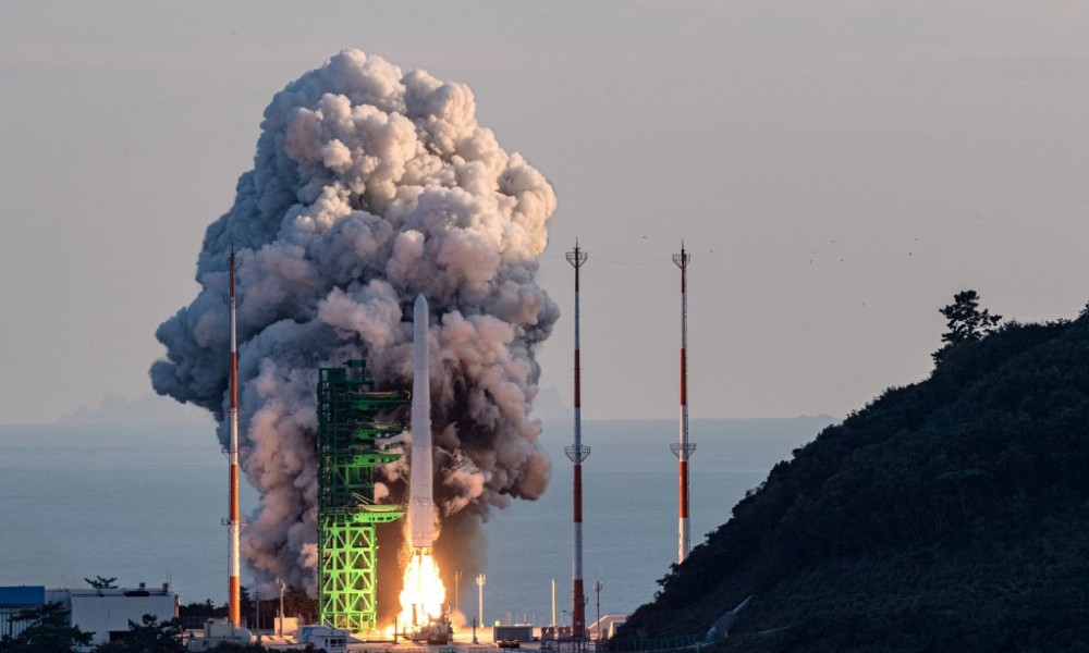 south-korea-launches-first-domestic-space-rocket-but-mission-fails