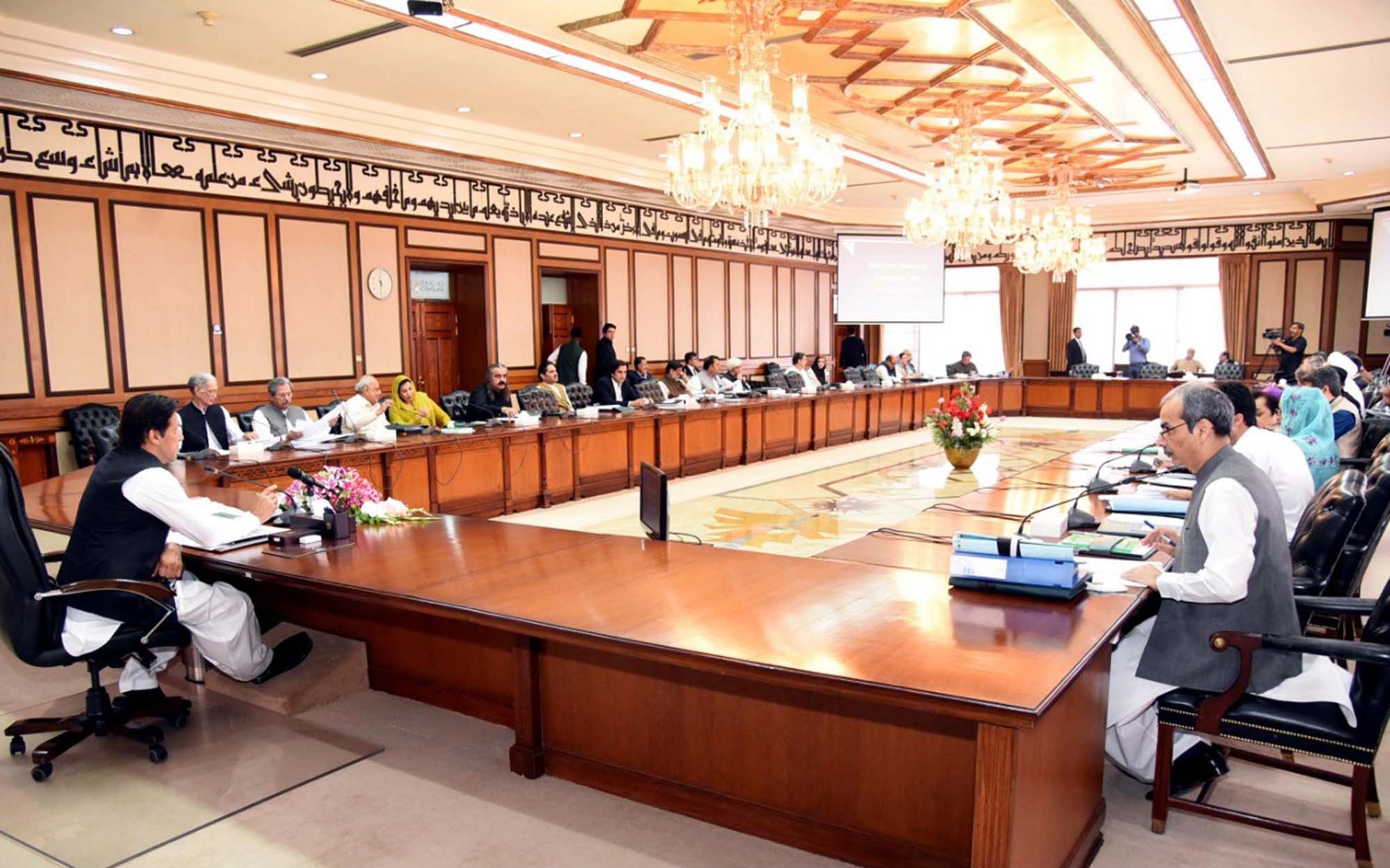 federal-cabinet-to-review-azadi-march-of-maulana-fazl