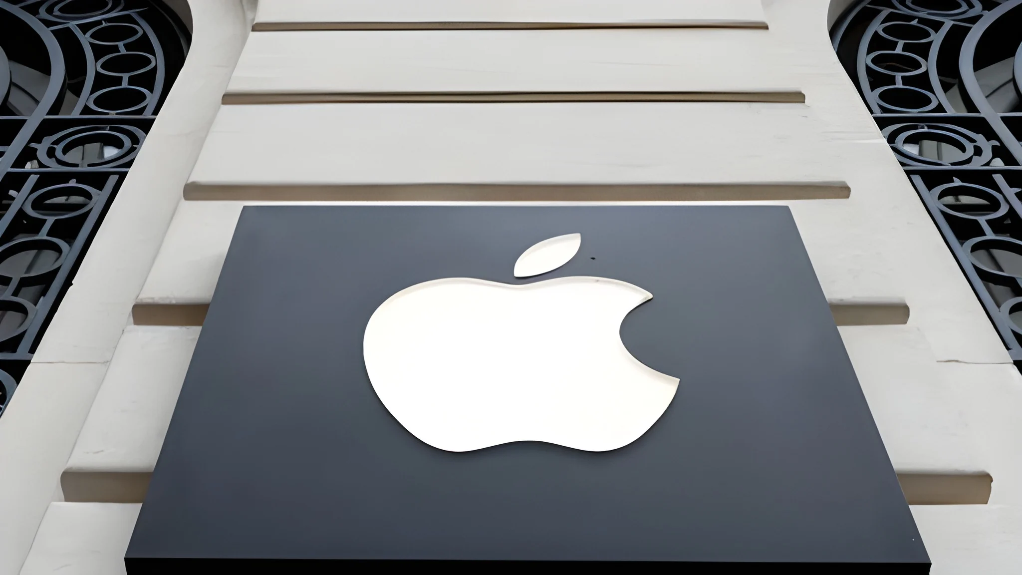 Apple Changes Fees for Alternative App Stores in EU