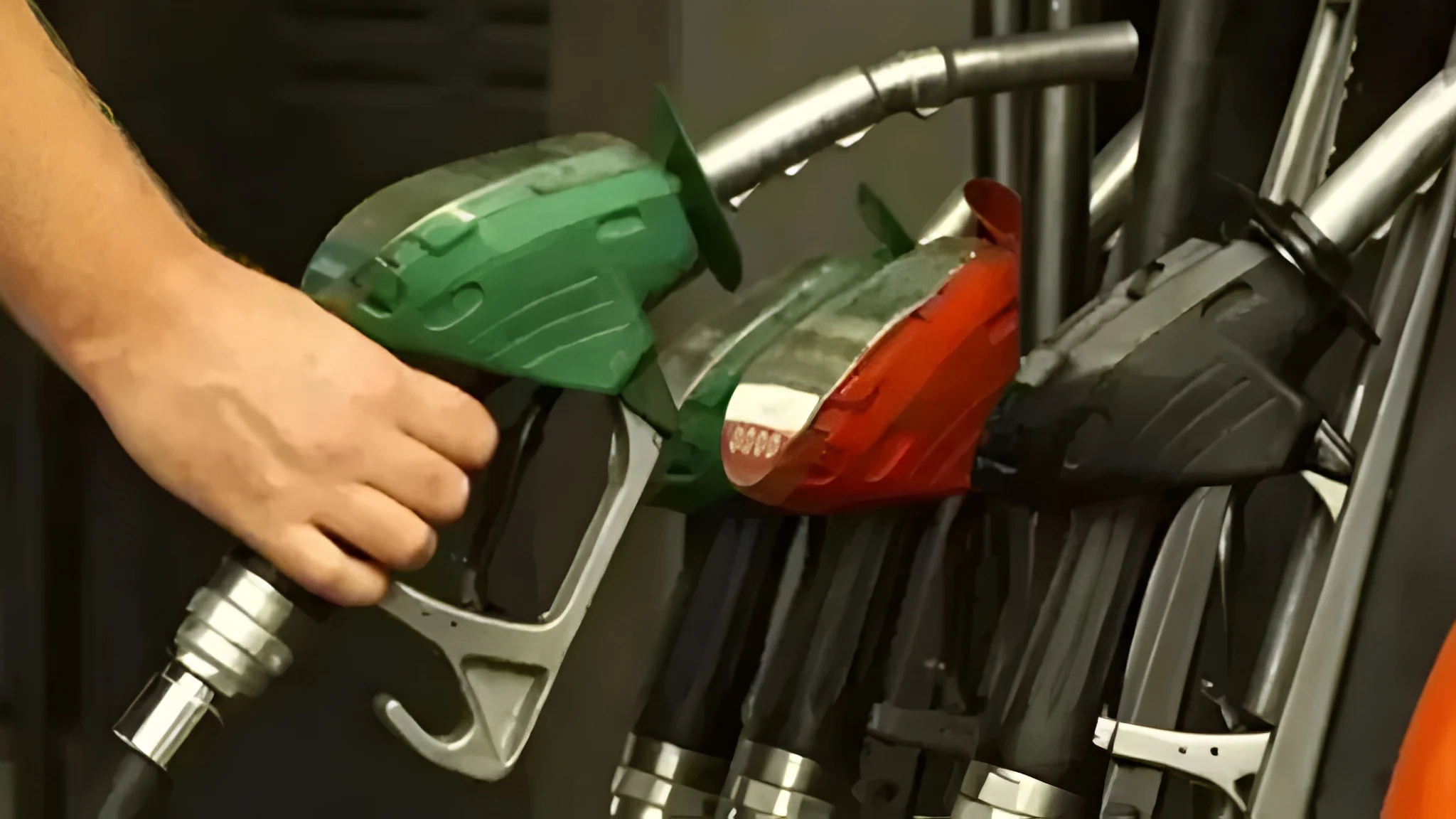 Petrol dealers call off nationwide strike after government offers margin hike