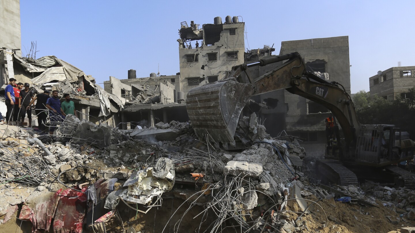 13-palestinians-killed-as-hamas-officials-head-to-cairo-for-talks