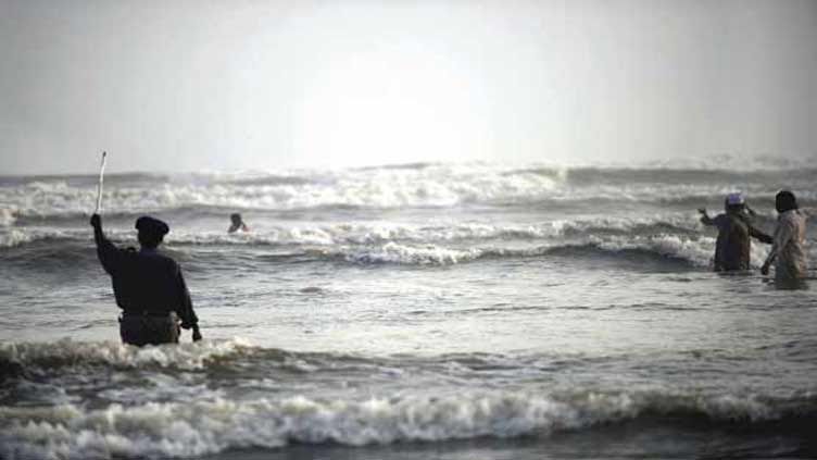 cyclone-biparjoy-17-arrested-for-violating-section-144-in-karachi