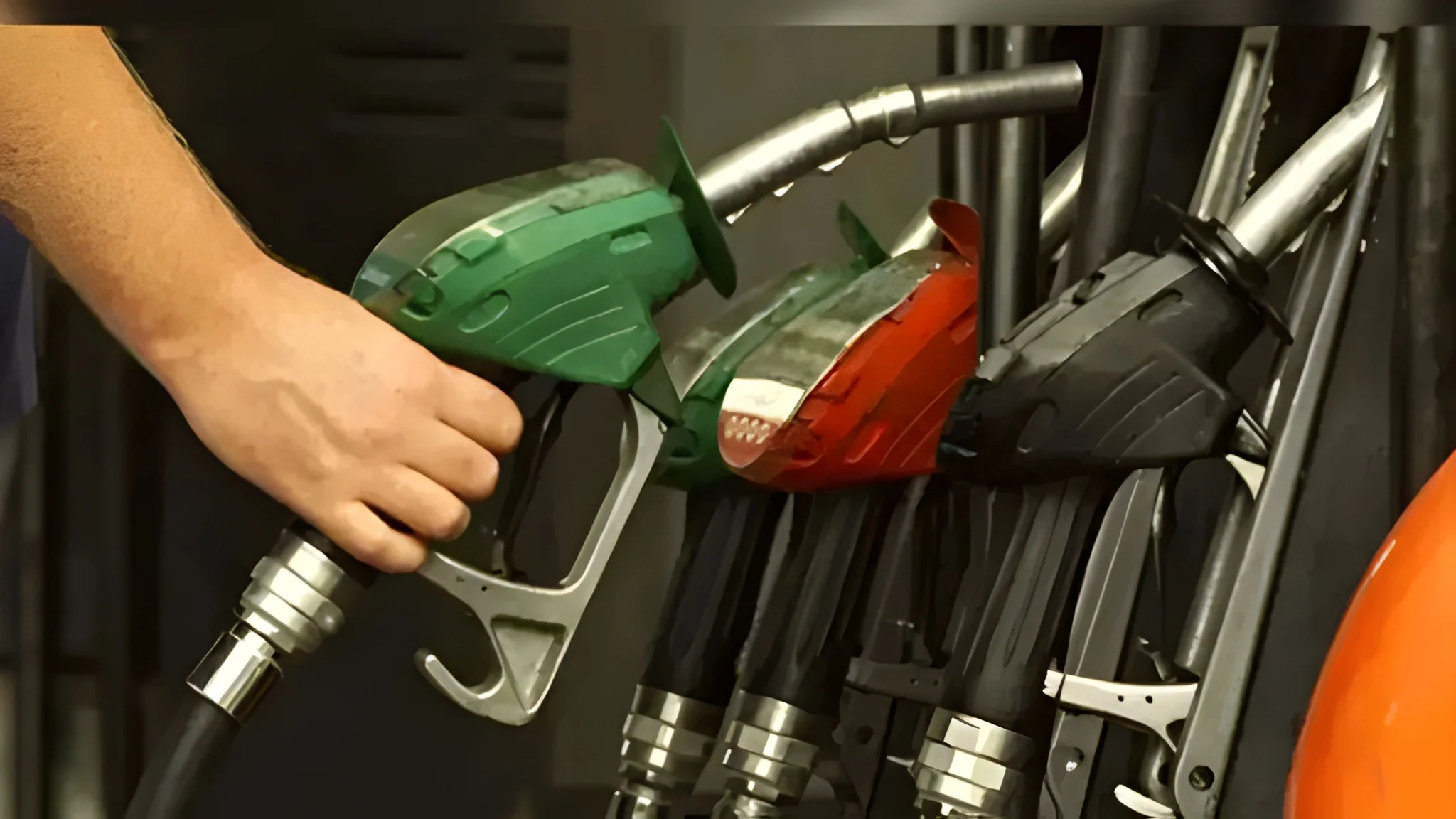 dealers-margin-on-petrol-and-diesel-increased-by-rs134