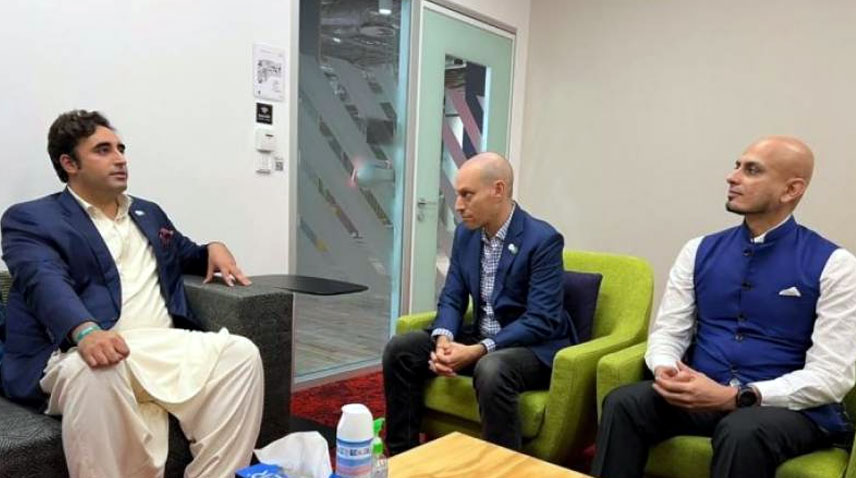 fm-launches-stars-programme-for-facebook-monetization-in-pakistan