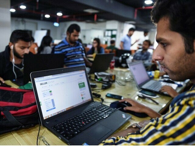 pakistan-earned-426m-by-exporting-it-products-in-july-august