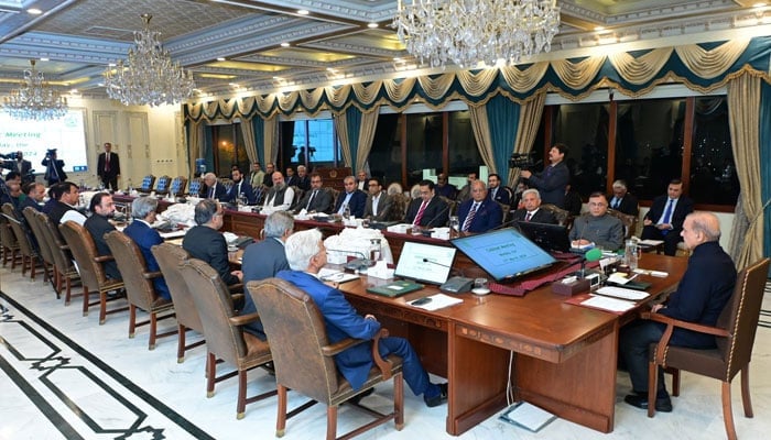 pakistan-govt-inks-rs1-275-trillion-loan-to-tackle-power-sector-debt