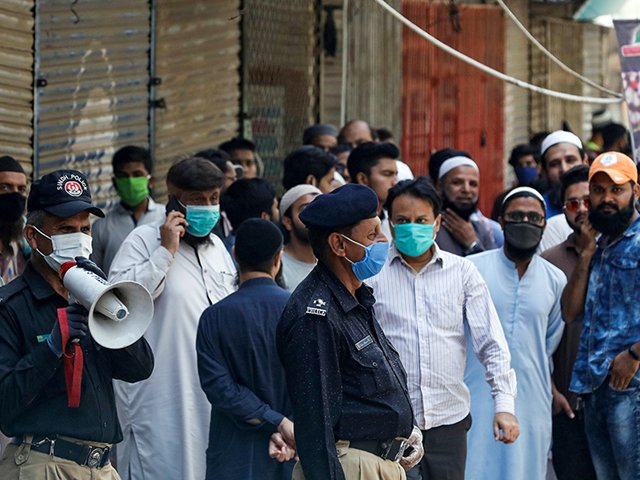 pakistan-registers-4-858-new-covid-19-cases-with-40-deaths