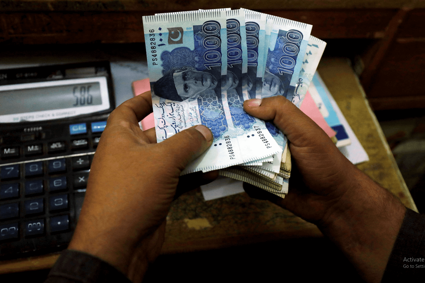 pakistan-sees-steady-inflow-of-remittances-in-last-quarter