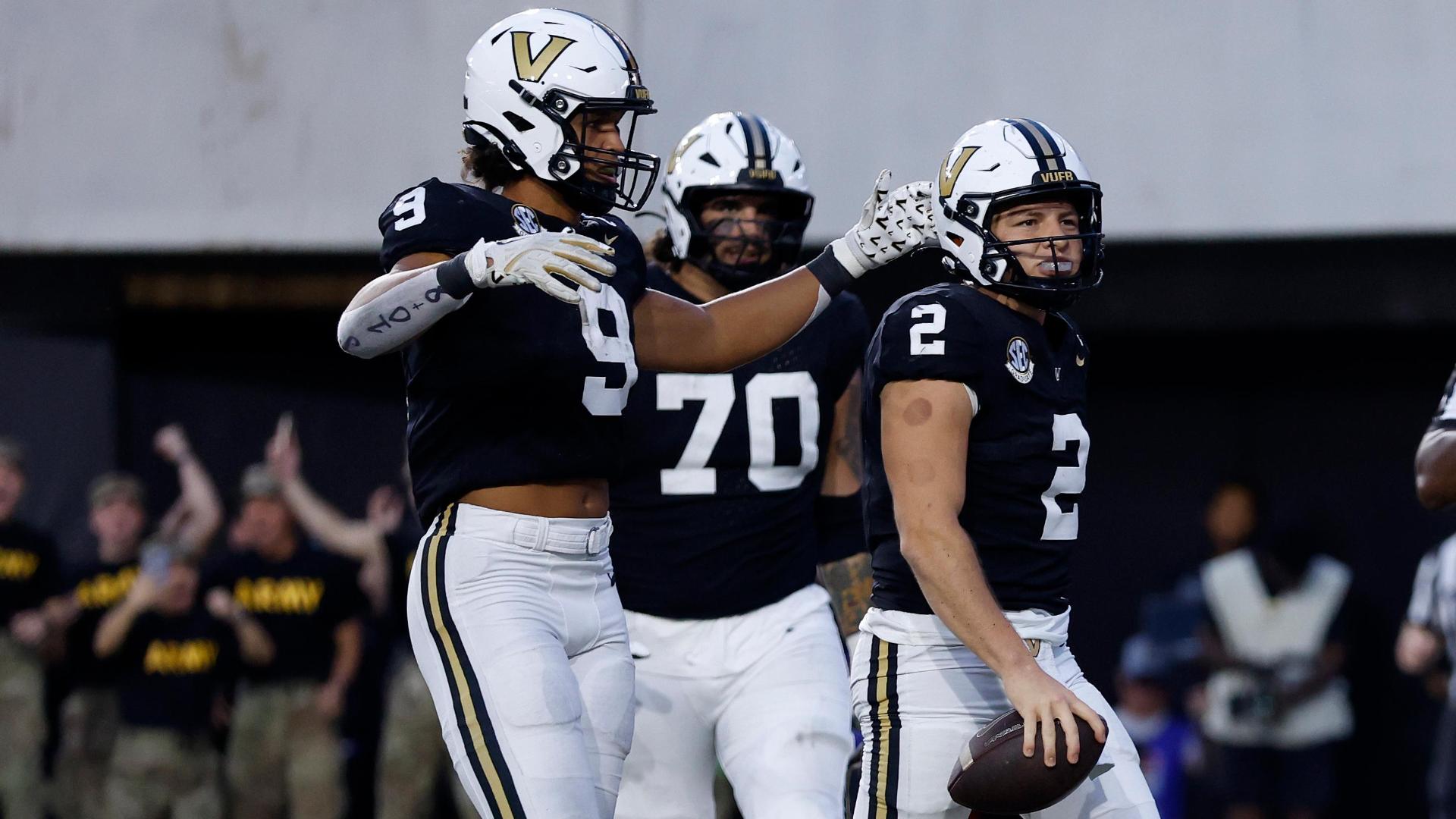 projected-cfp-top-12-after-week-9-vanderbilt-crashes-the-field