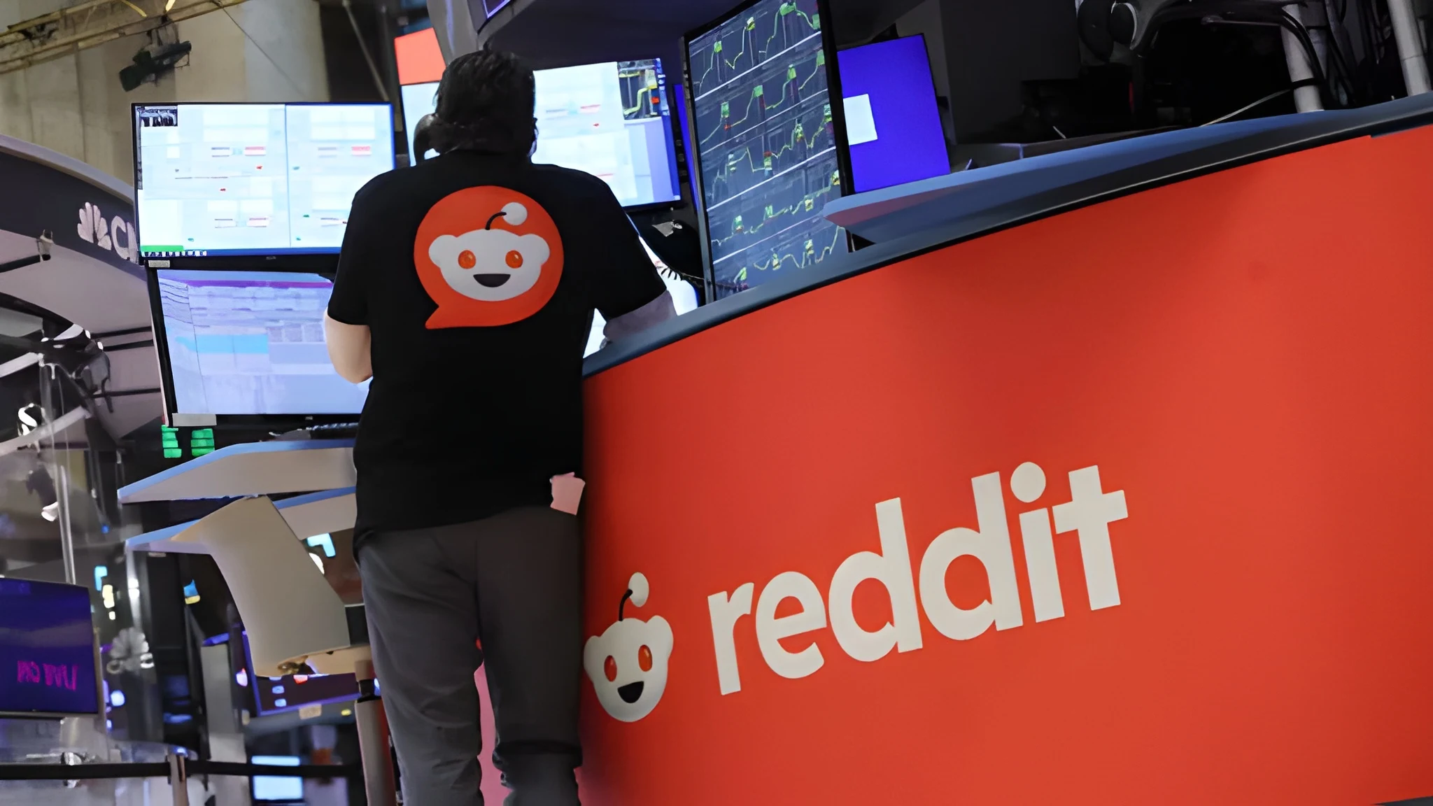 reddit-flags-volatile-search-referrals-as-us-user-growth-slows